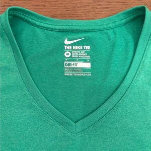 Nike Dri-FIT V-Neck Tee in Green